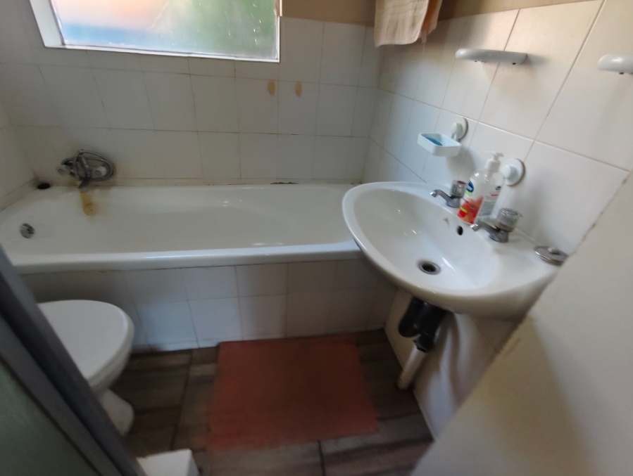 To Let 2 Bedroom Property for Rent in Langenhovenpark Free State